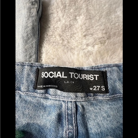 Social Tourist Two Toned Flare Jeans - Picture 2 of 4
